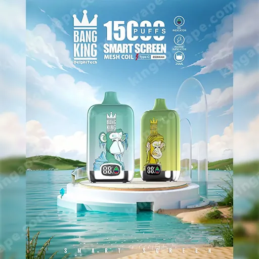 Zwei Bang-King-Vape-Pod-Geräte mit Smart-Screen-Displays stehen auf einer kreisförmigen Plattform in einer ruhigen Seelandschaft, eines blau und eines grün, jeweils mit einem Cartoon-Logo mit gekröntem Affen.